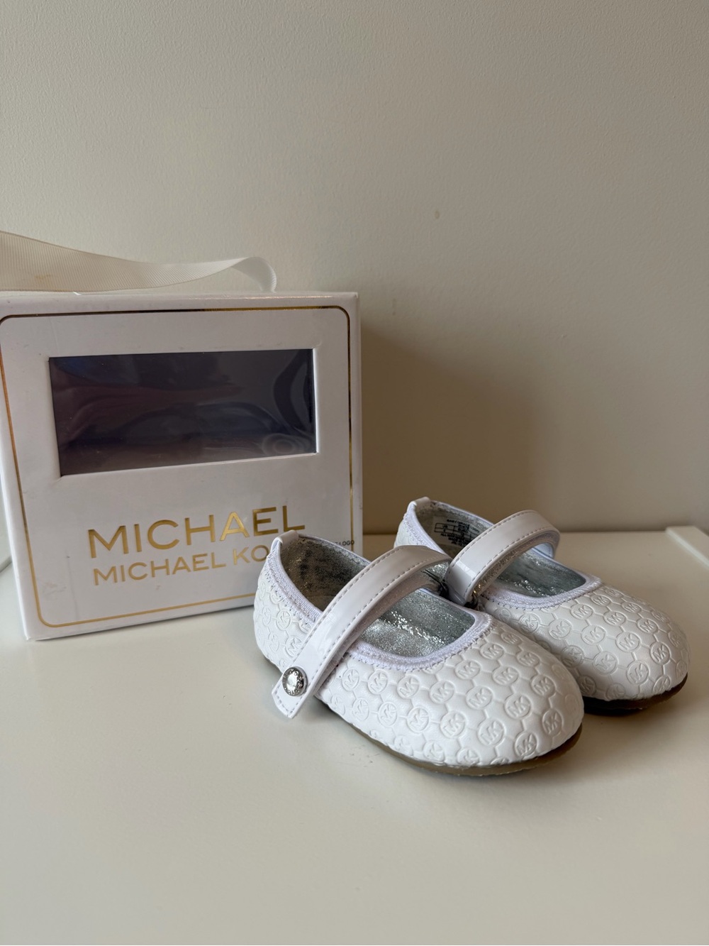Michael Kors White Baby Mary Jane Ballet Flats Size 4